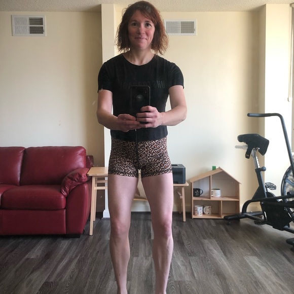 Meet your Posher, Sara - Picture 2 of 3